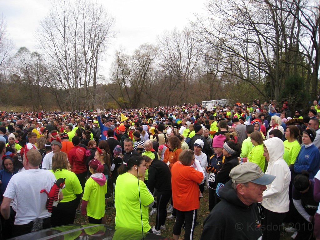 Run Through Hell 2010 10K 015.JPG - The 2010 Run Through Hell 10K held on Halloween Day, October 31, 2010. Cold, crisp and sunny. By far the biggest race held here that I have been to!